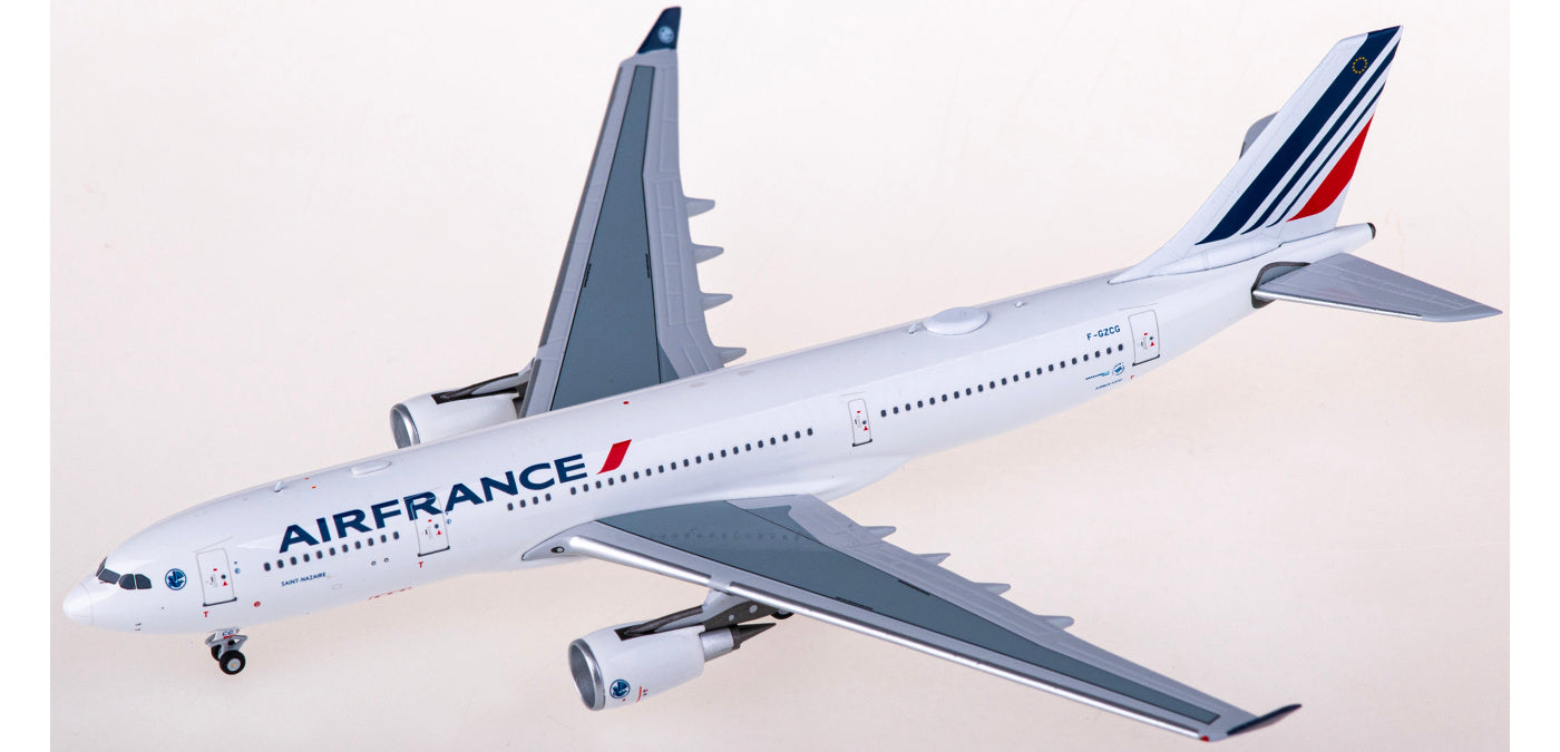 1:400 NG Models NG61059 Air France Airbus A330-200 F-GZCG+Free Tractor