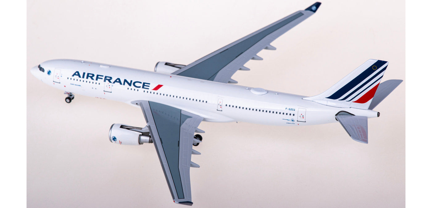 1:400 NG Models NG61059 Air France Airbus A330-200 F-GZCG+Free Tractor