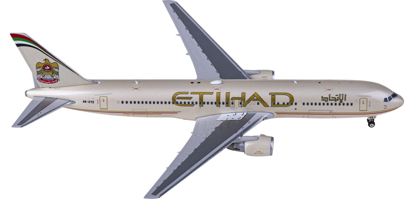 1:400 Phoenix PH11815 Etihad Airways Boeing 767-300ER A6-EYZ+Free Tractor
