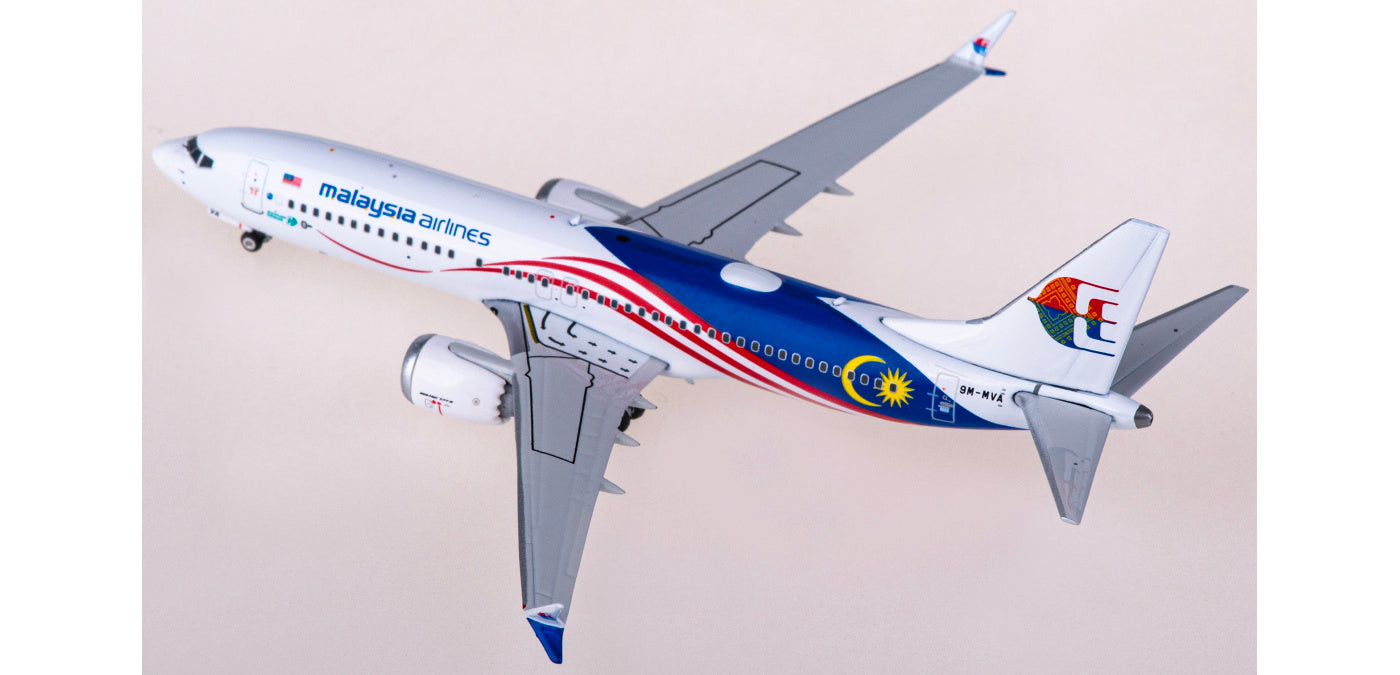 1:400 Phoenix PH11831 Malaysia Airlines Boeing 737 MAX 8 9M-MVA Aircraft Model+Free Tractor