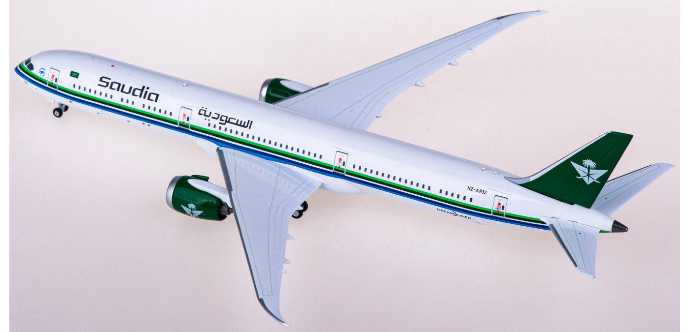 1:400 NG Models NG56023 Saudia Boeing 787-10 Dreamliner HZ-AR32 Aircraft Model+Free Tractor