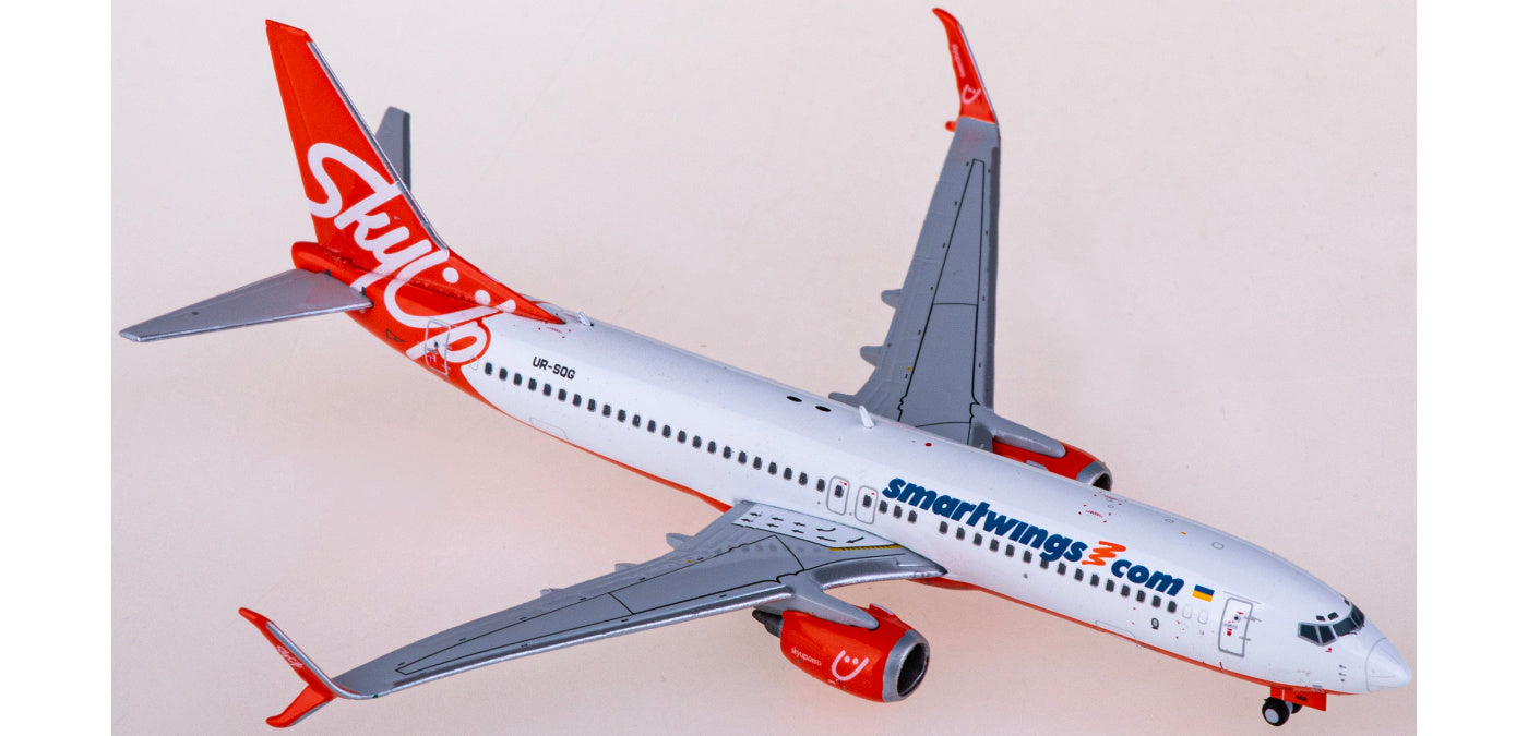 1:400 JC Wings LH4308 SmartWings Boeing 737-800 UR-SQG+Free Tractor