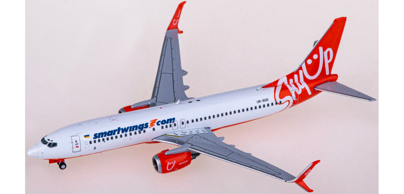 1:400 JC Wings LH4308 SmartWings Boeing 737-800 UR-SQG+Free Tractor