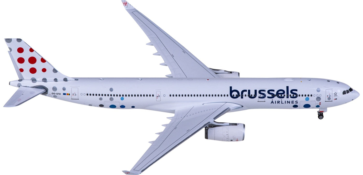 1:400 Phoenix PH11845 Brussels Airlines Airbus A330-300 OO-SFH Aircraft Model+Free Tractor