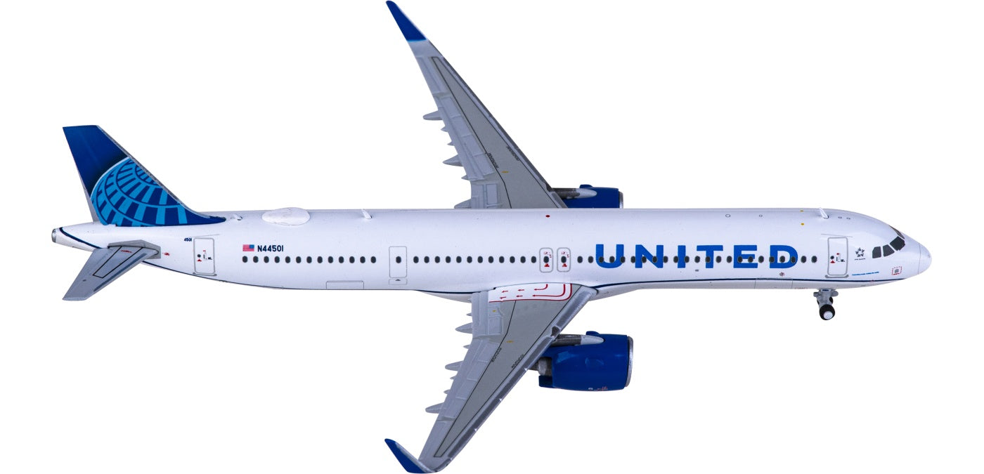 1:400 Geminijets GJUAL2245 United Airlines Airbus A321 N44501 Aircraft Model+Free Tractor