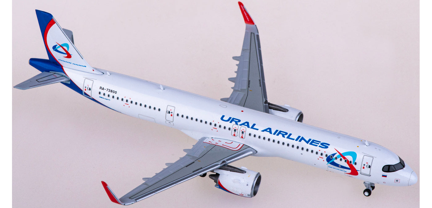 1:400 Geminijets GJSVR2195 Ural Airlines Airbus A321 RA-73800  Aircraft Model+Free Tractor