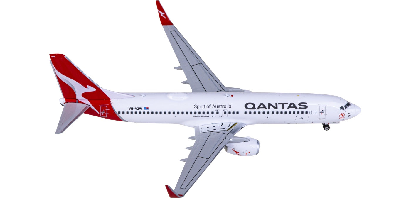 1:400 Phoenix PH04567 Qantas Airways Boeing 737-800 VH-VZW Aircraft Model+Free Tractor