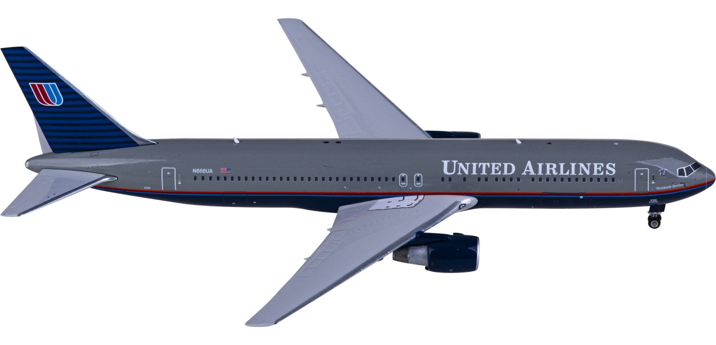 1:400 Phoenix PH04558 United Airlines Boeing 767-300ER N666UA Aircraft Model+Free Tractor