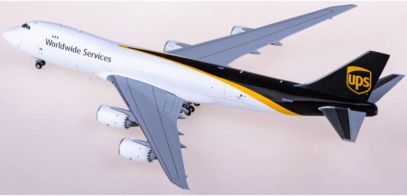 1:400 Geminijets GJUPS2192 UPS Cargo Boeing 747-8 N609UP Aircraft Model+Free Tractor
