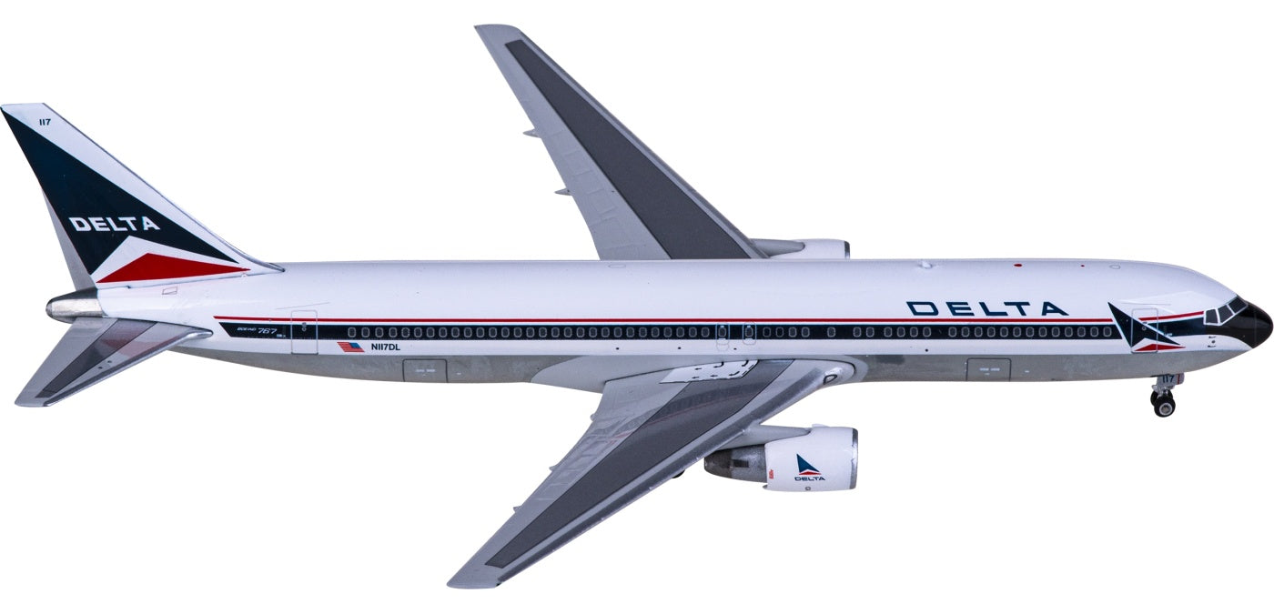 1:400 Phoenix PH04569 Delta Air Lines  Boeing 767-300 N117DL Aircraft Model+Free Tractor