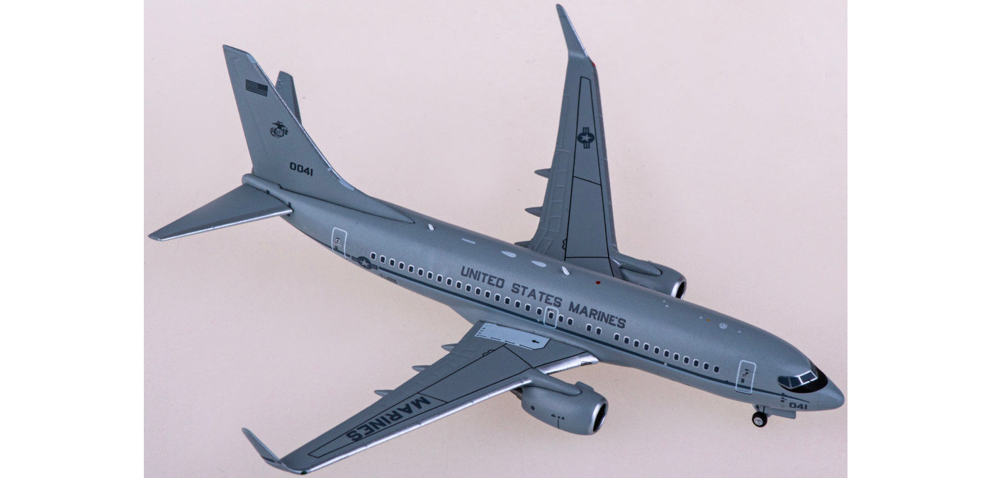 1:400 NG Models NG77046 USMC Boeing 737-700 C-40A Clipper 170041 Aircraft Model+Free Tractor