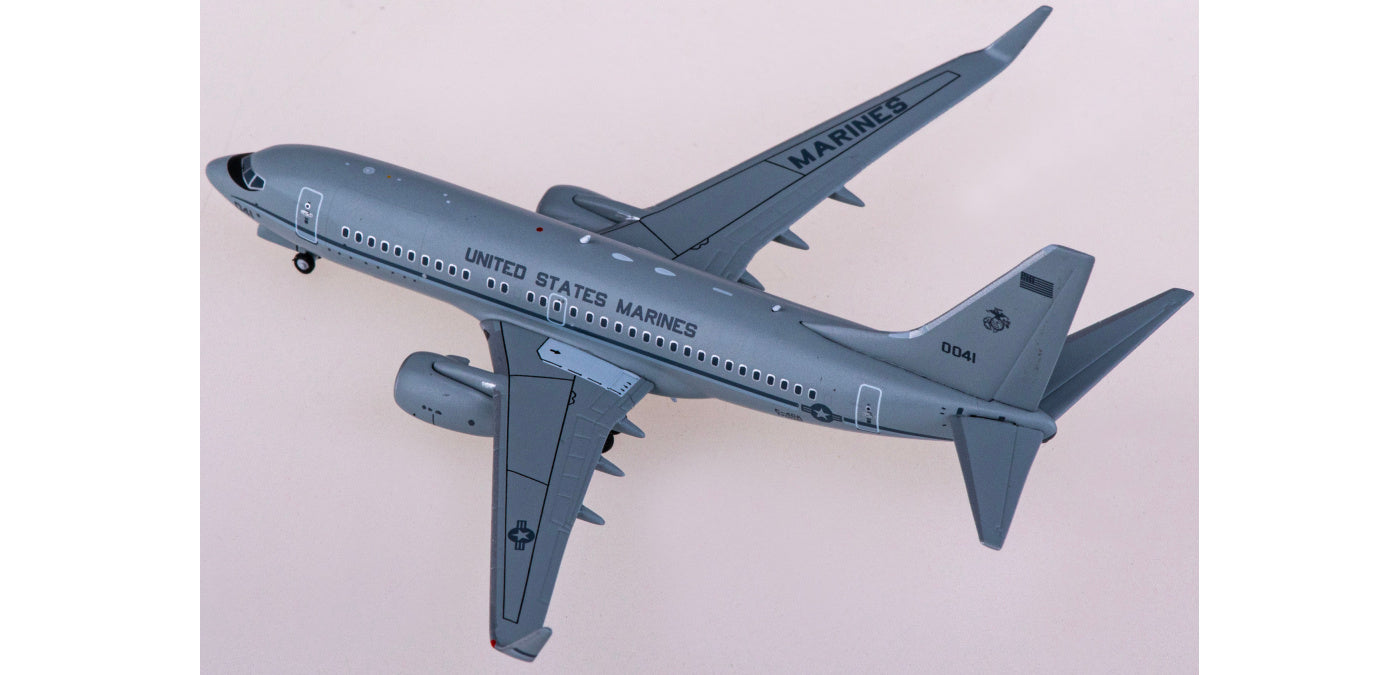 1:400 NG Models NG77046 USMC Boeing 737-700 C-40A Clipper 170041 Aircraft Model+Free Tractor