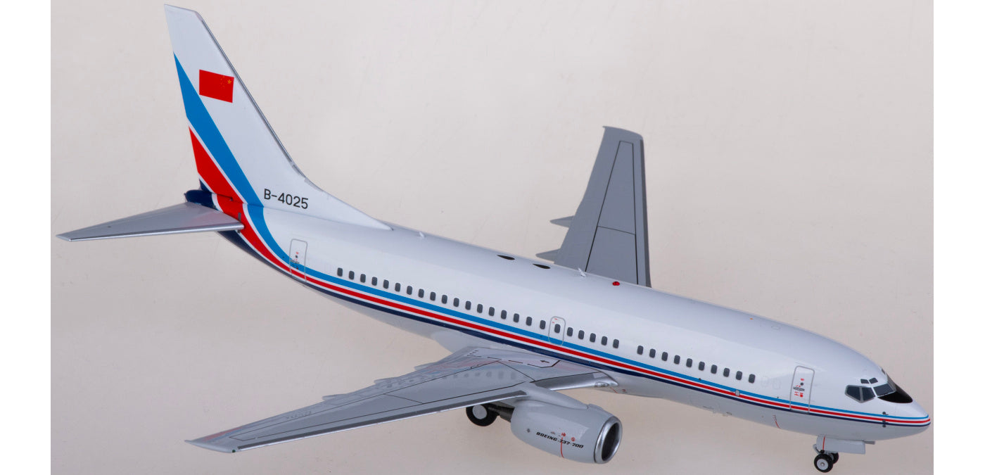1:200 NG Models NG05001 PLAAF Boeing 737-700 B-4025 Aircraft Model