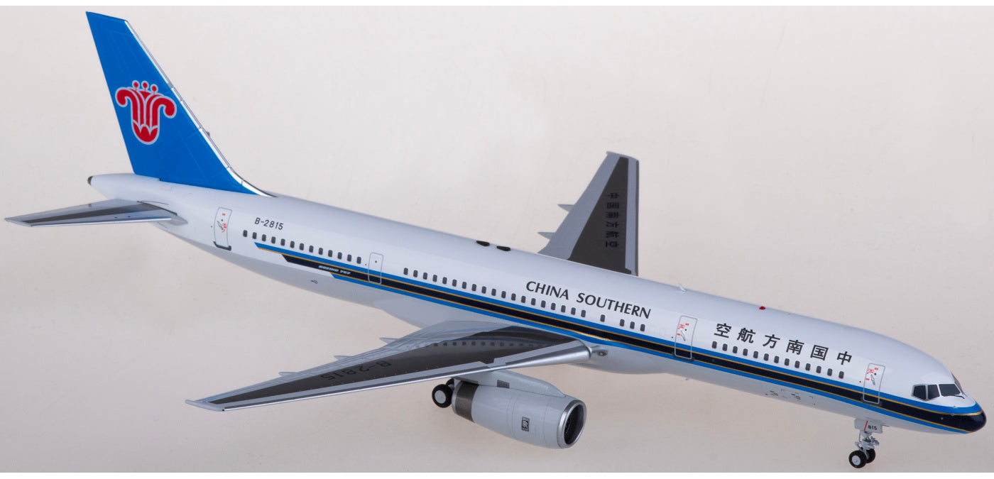 1:200 NG Models NG42017 China Southern Boeing 757-200 B-2815 Aircraft Model