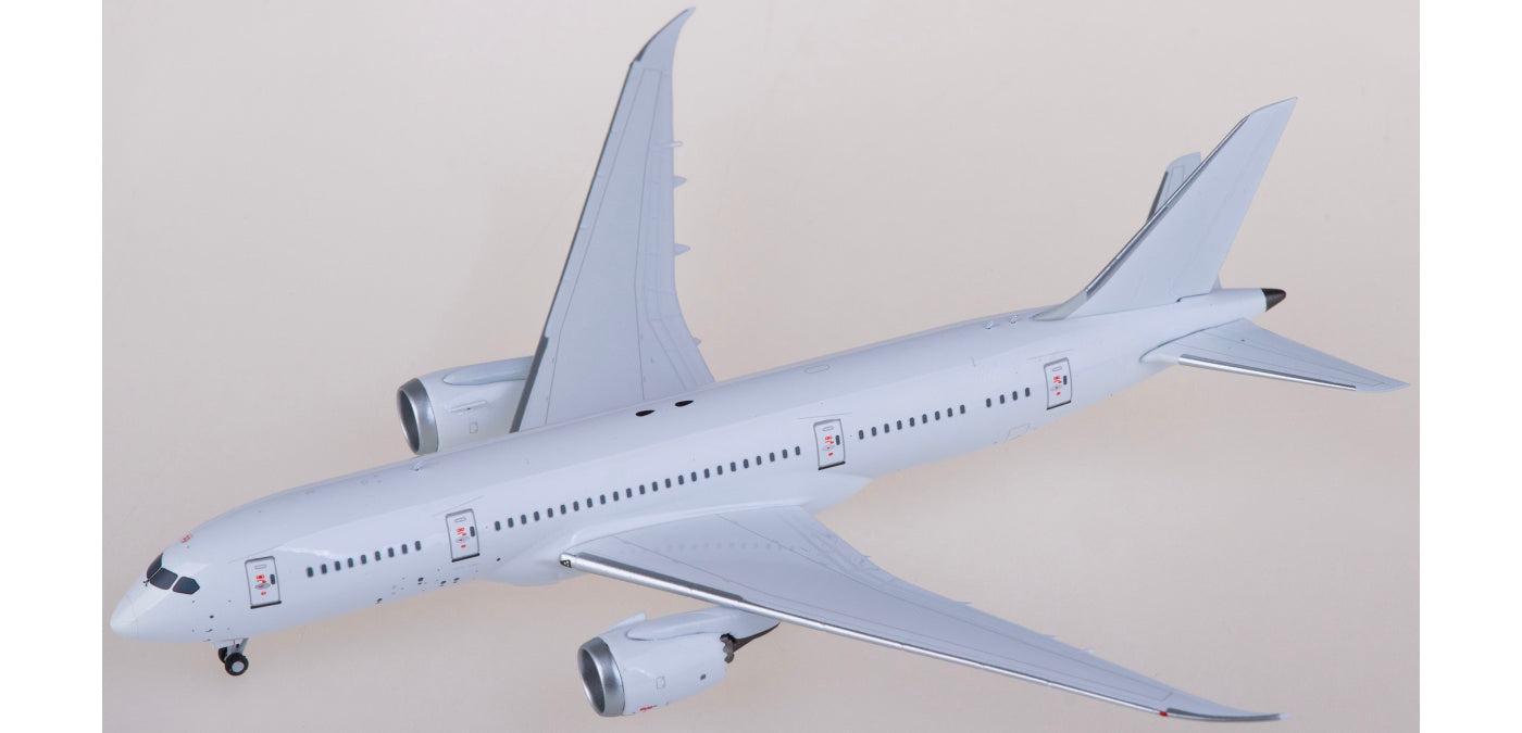 1:400 NG Models NG59027 Boeing 787-8 GE Engine Blank Aircraft Model+Free Tractor