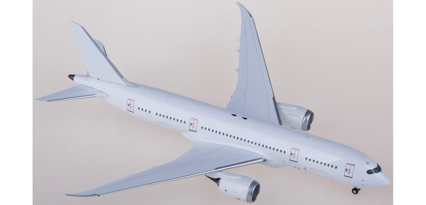 1:400 NG Models NG59026 Boeing 787-8 RR Engine Blank Aircraft Model+Free Tractor