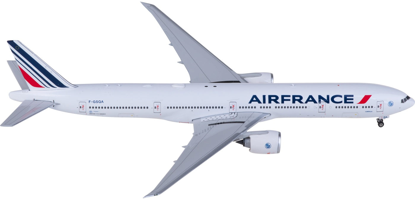 1:400 Phoenix PH11876 Air France Boeing 777-300ER F-GSQA Aircraft Model+Free Tractor