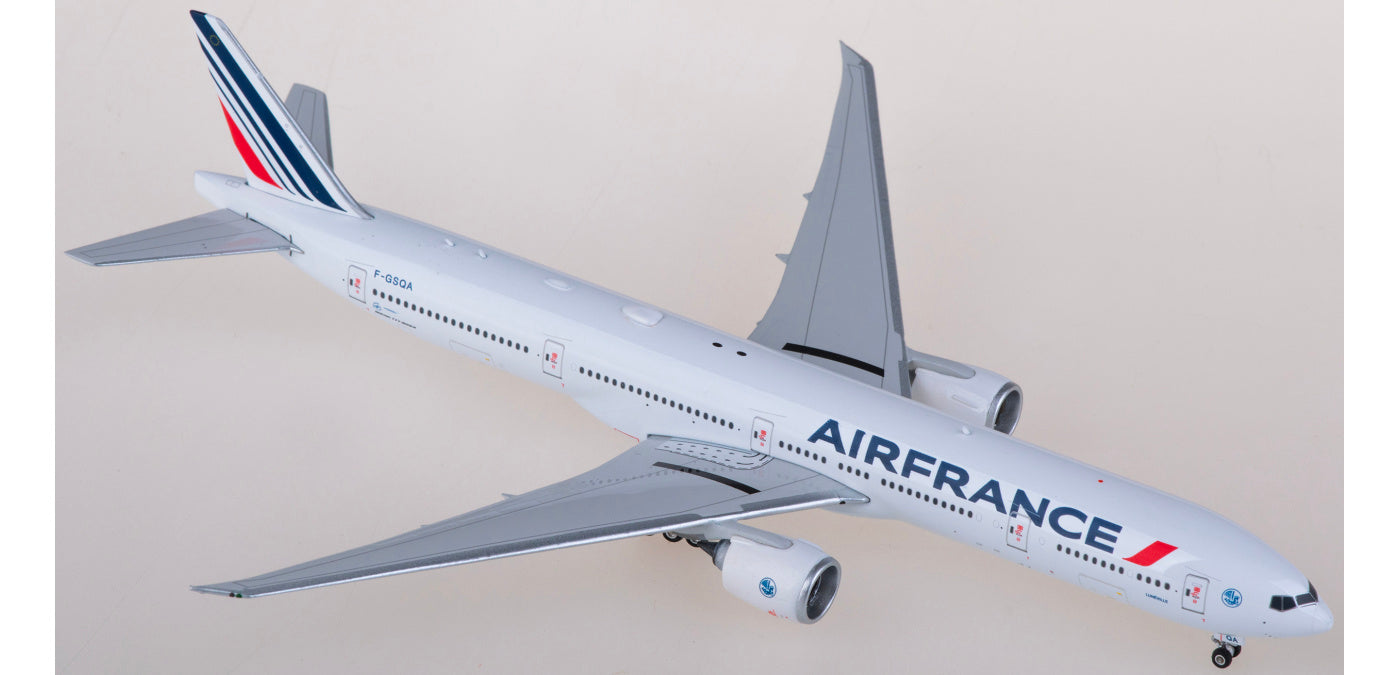 1:400 Phoenix PH11876 Air France Boeing 777-300ER F-GSQA Aircraft Model+Free Tractor