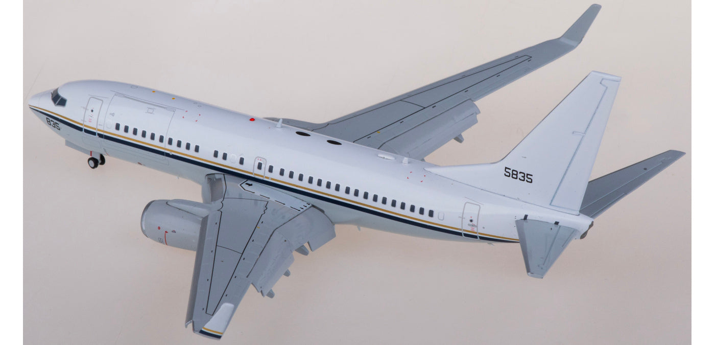 1:200 JC Wings XX20278A U.S. Navy Boeing 737-700 C-40A Clipper 165835 "Flaps Down"Aircraft Model
