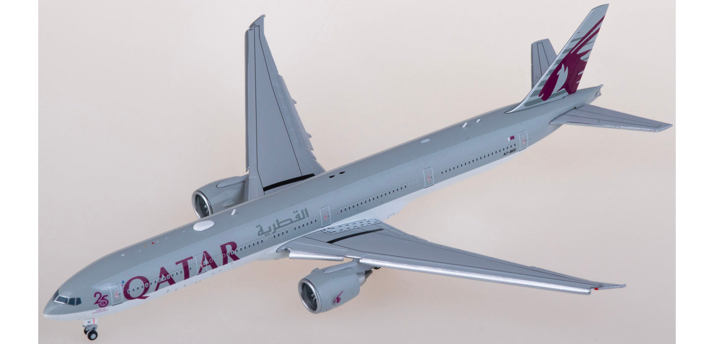 1:400 JC Wings XX40137A Qatar Airways Boeing 777-300ER A7-BEE "Flaps Down" Aircraft Model+Free Tractor