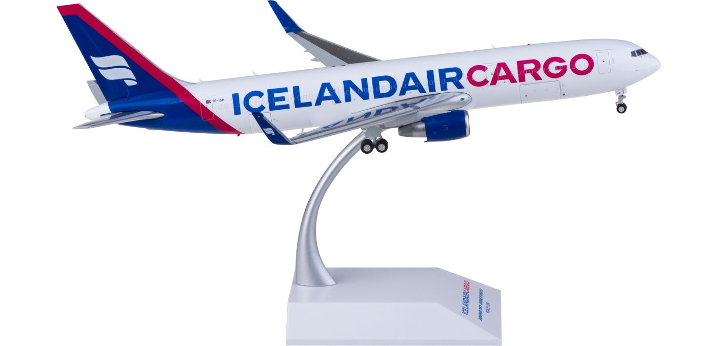 1:200 JC Wings LH2436C Icelandair Boeing 767-300ER TF-ISH Aircraft Model