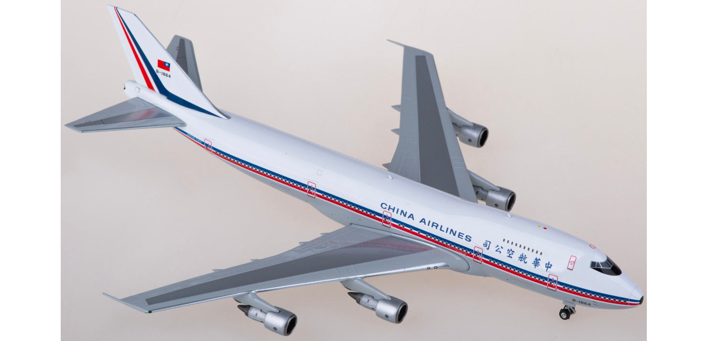1:400 Phoenix PH11870 China Airlines Boeing 747-200 B-1864 Aircraft Model+Free Tractor