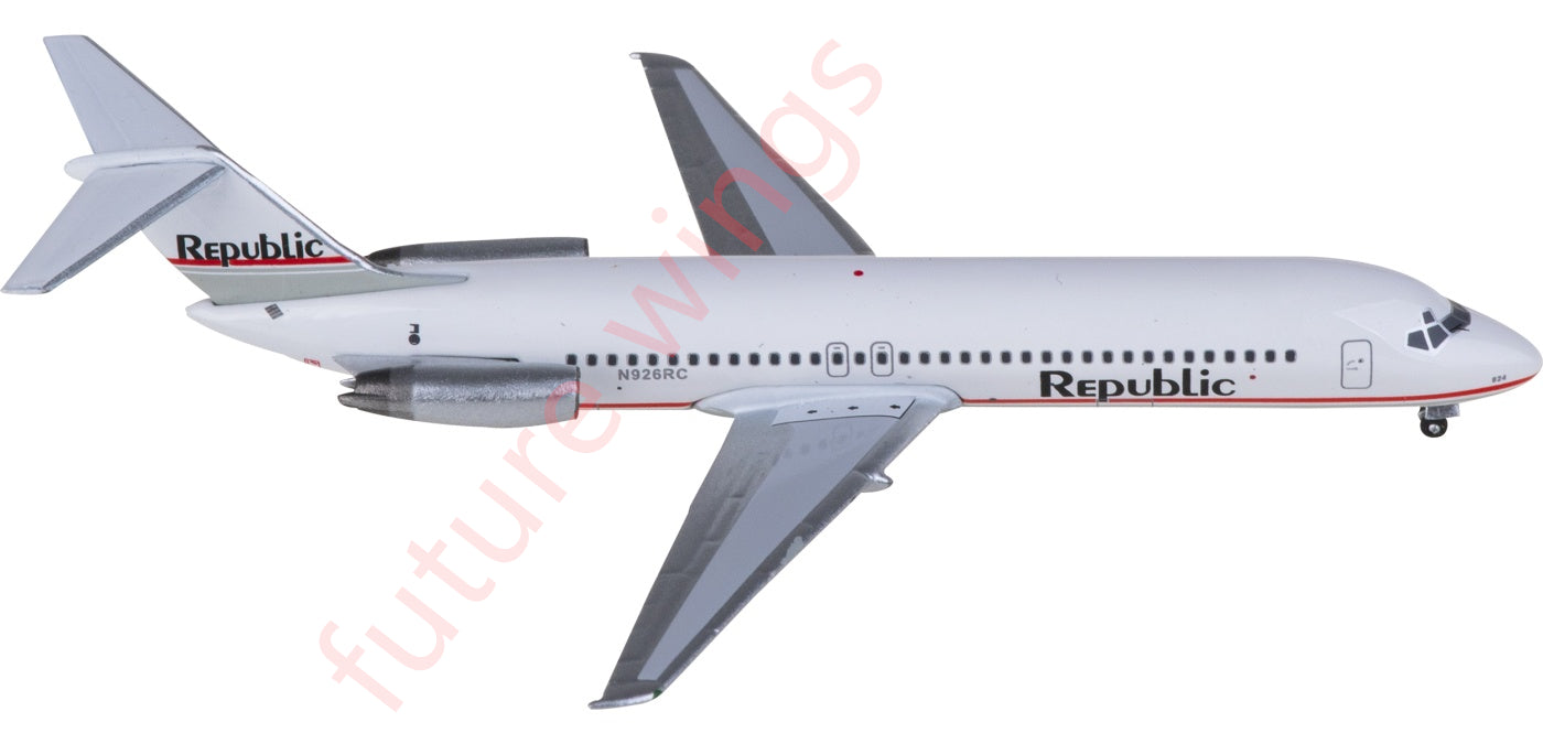 1:400 AeroClassics AC411325 Republic Airlines McDonnell Douglas DC-9-32 N926RC Aircraft Model+Free Tractor