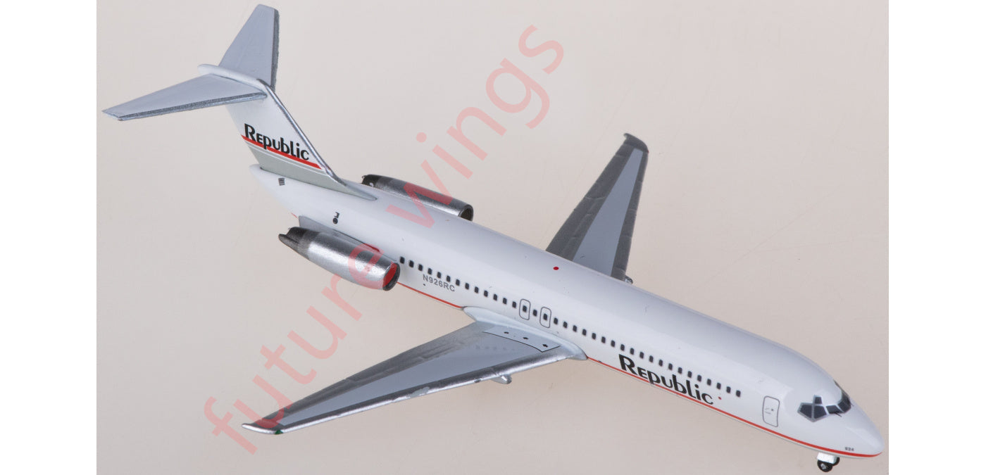 1:400 AeroClassics AC411325 Republic Airlines McDonnell Douglas DC-9-32 N926RC Aircraft Model+Free Tractor