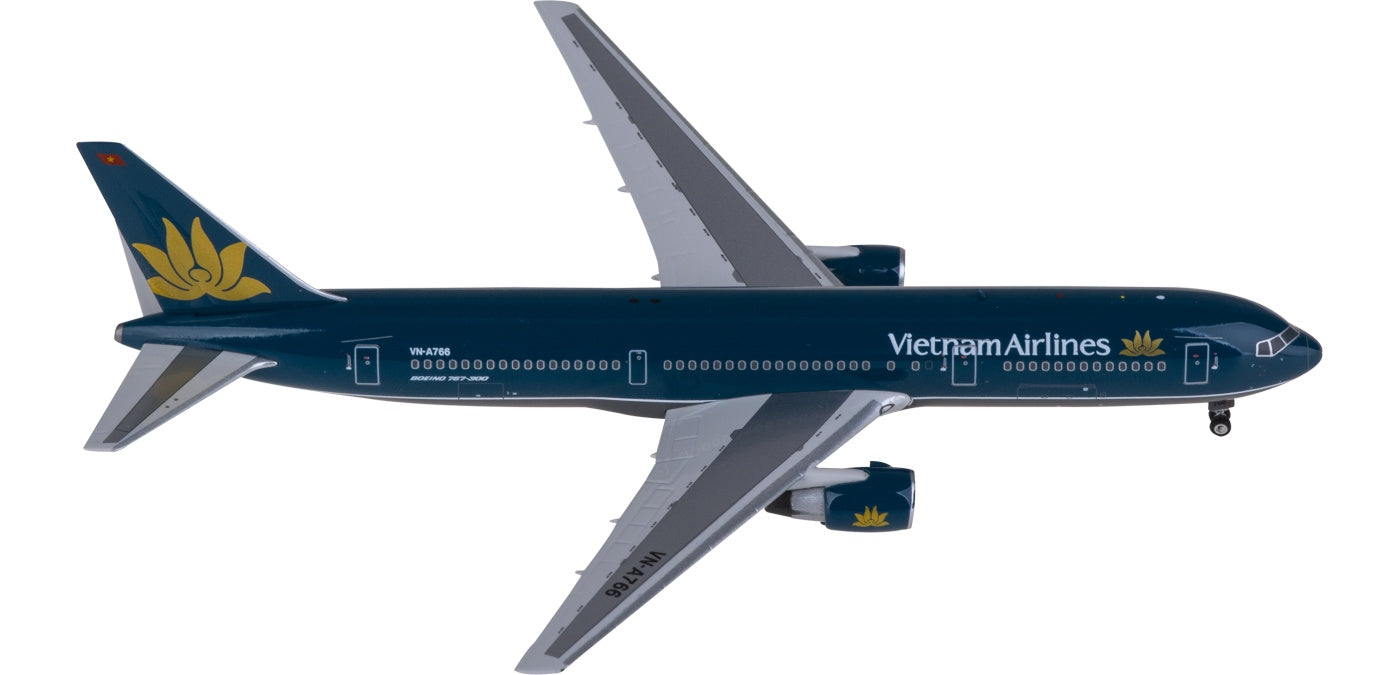 1:400 Phoenix PH11900 Vietnam Airlines Boeing 767-300ER VN-A766 Aircraft Model+Free Tractor