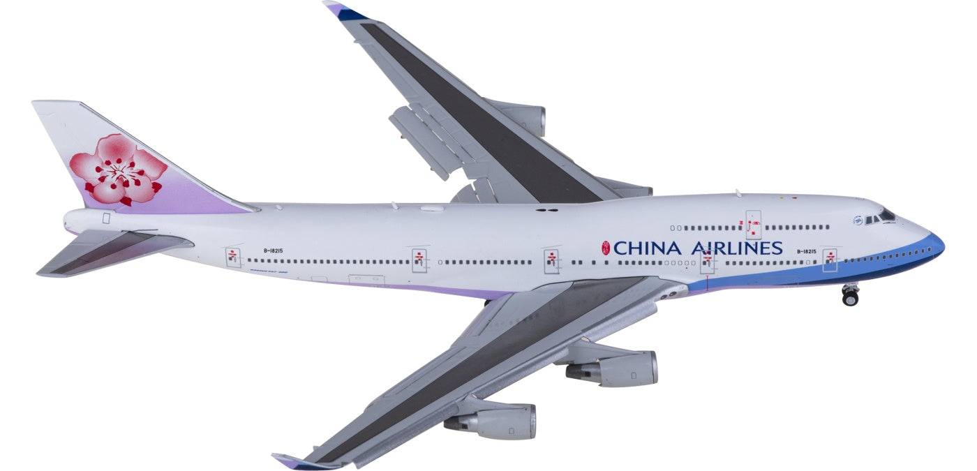 1:400 JC Wings XX4977A China Airlines Boeing 747-400 B-18215 "Flaps Down"Aircraft Model+Free Tractor