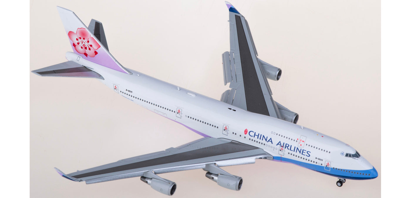 1:400 JC Wings XX4977A China Airlines Boeing 747-400 B-18215 "Flaps Down"Aircraft Model+Free Tractor