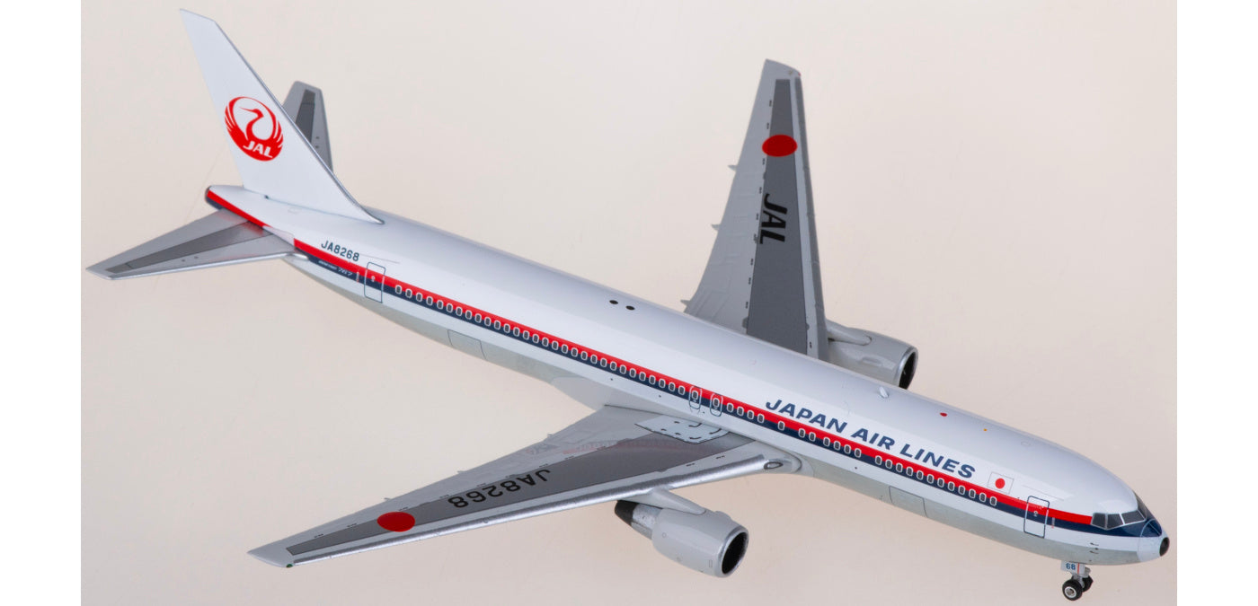 1:400 Phoenix PH04586 Japan Airlines Boeing 767-300ER JA8268 Aircraft Model+Free Tractor