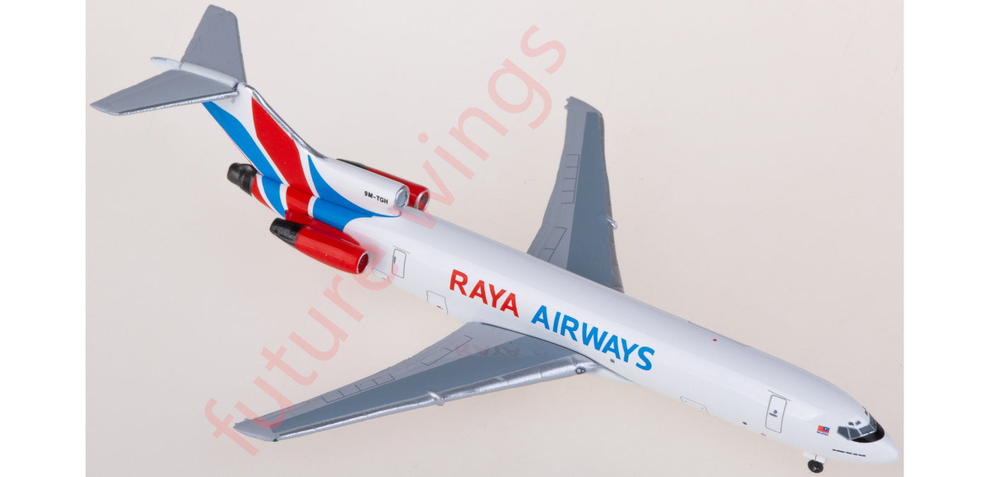 1:400 AeroClassics AC411335 Raya Airways Boeing 727-200F 9M-TGH Aircraft Model+Free Tractor