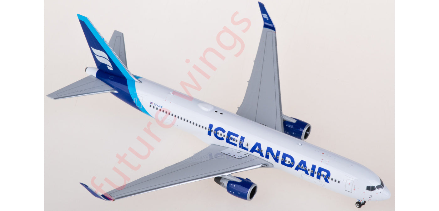 1:400 Phoenix PH11910 Icelandair Boeing 767-300ER TF-ISW Boreal Blue Aircraft Model+Free Tractor