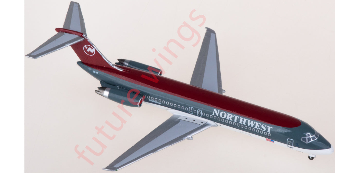 1:400 AeroClassics AC411324 Northwest Airlines McDonnell Douglas DC-9-32 N608NW Aircraft Model+Free Tractor