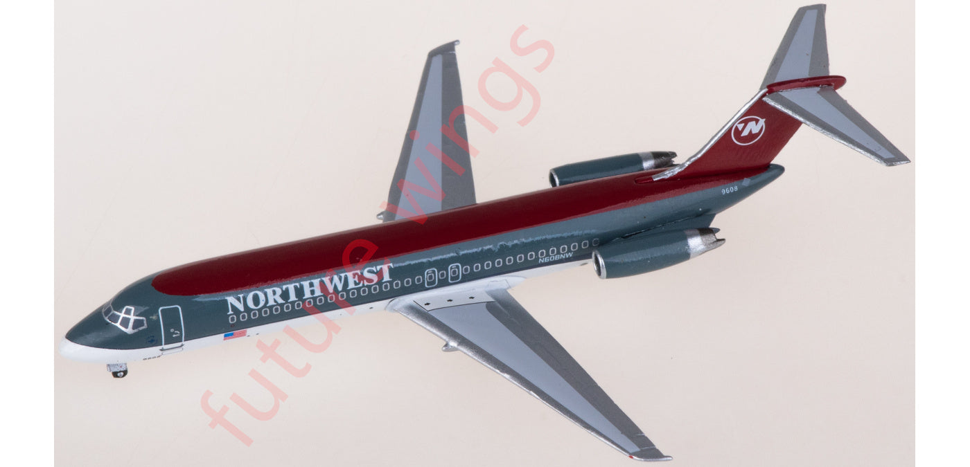 1:400 AeroClassics AC411324 Northwest Airlines McDonnell Douglas DC-9-32 N608NW Aircraft Model+Free Tractor