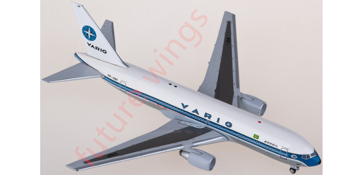 1:400 AeroClassics AC411236 VARIG Boeing 767-200 PP-VNP Aircraft Model+Free Tractor