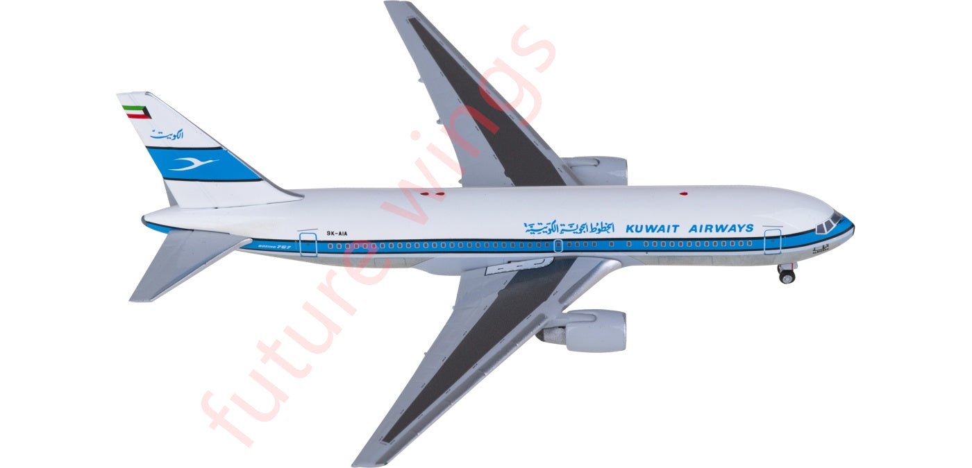 1:400 AeroClassics AC411234 Kuwait Airways Boeing 767-200 9K-AIA Aircraft Model+Free Tractor