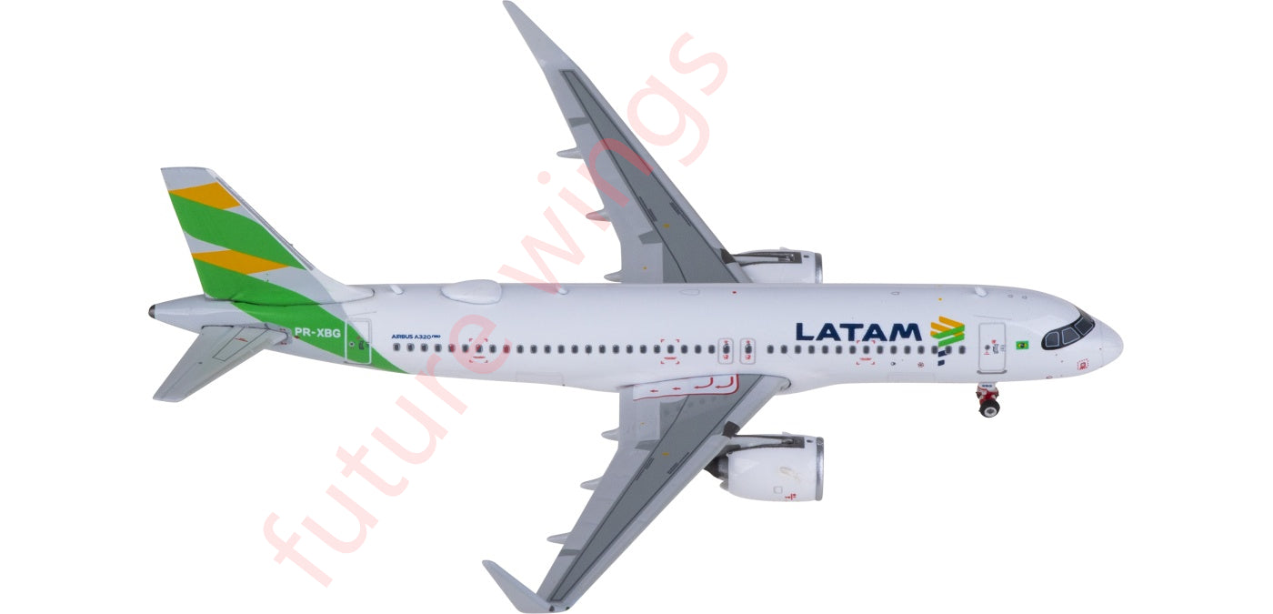 1:400 Phoenix PH11916 LATAM Airbus A320neo PR-XBG Aircraft Model+Free Tractor