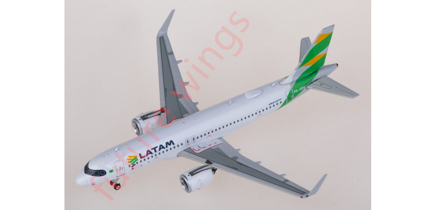 1:400 Phoenix PH11916 LATAM Airbus A320neo PR-XBG Aircraft Model+Free Tractor