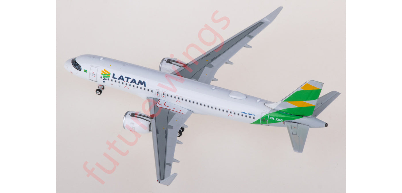 1:400 Phoenix PH11916 LATAM Airbus A320neo PR-XBG Aircraft Model+Free Tractor