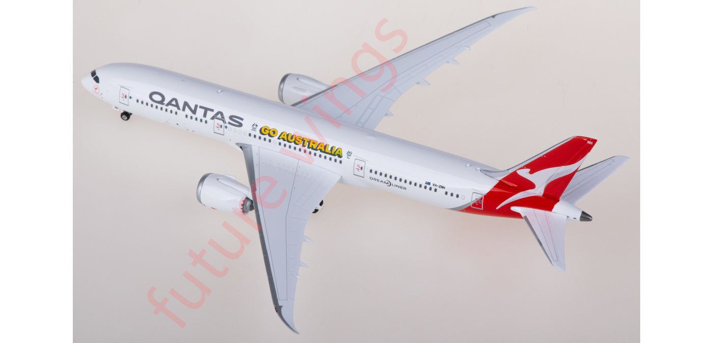 1:400 Phoenix PH04604 Qantas Airways Boeing 787-9 VH-ZNH Aircraft Model+Free Tractor