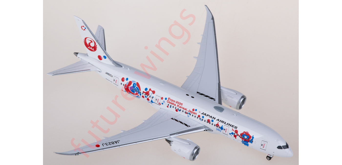 1:400 Phoenix PH04603 Japan Airlines Boeing 787-8 JA823J Aircraft Model+Free Tractor