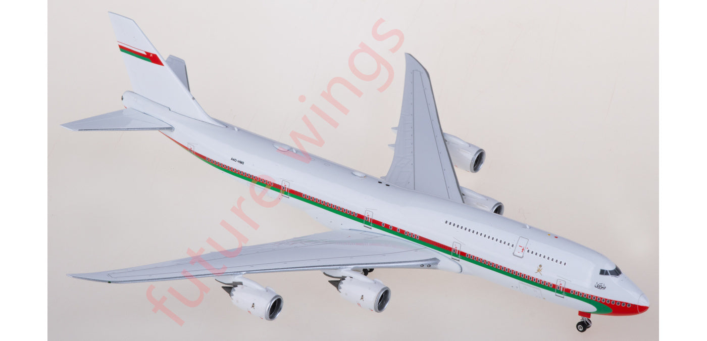 1:400 Phoenix PH11933 Oman Boeing 747-8 A4O-HMS Aircraft Model+Free Tractor