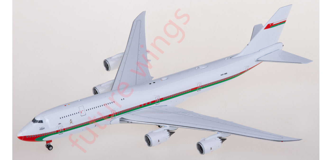 1:400 Phoenix PH11933 Oman Boeing 747-8 A4O-HMS Aircraft Model+Free Tractor