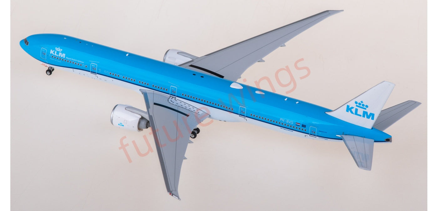 1:400 Phoenix PH11978 KLM Boeing 777-300ER PH-BVD Aircraft Model+Free Tractor
