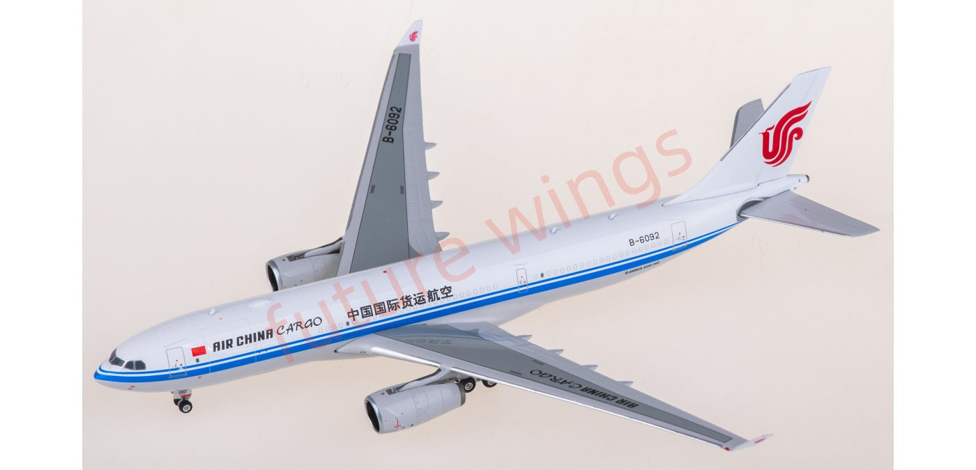 1:400 Phoenix PH11964 Air China Airbus A330-200 B-6092 Aircraft Model+Free Tractor