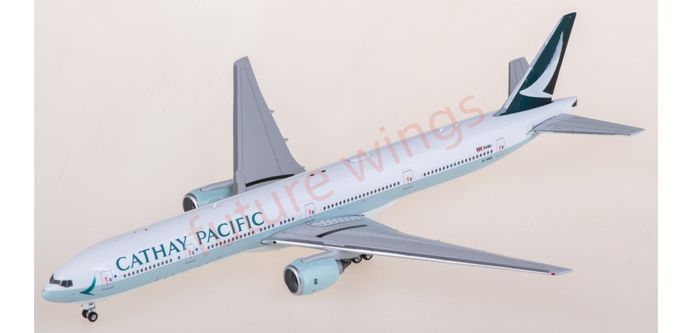 1:400 Phoenix PH04650 Cathay Pacific Boeing 777-300 B-HNQ Aircraft Model+Free Tractor