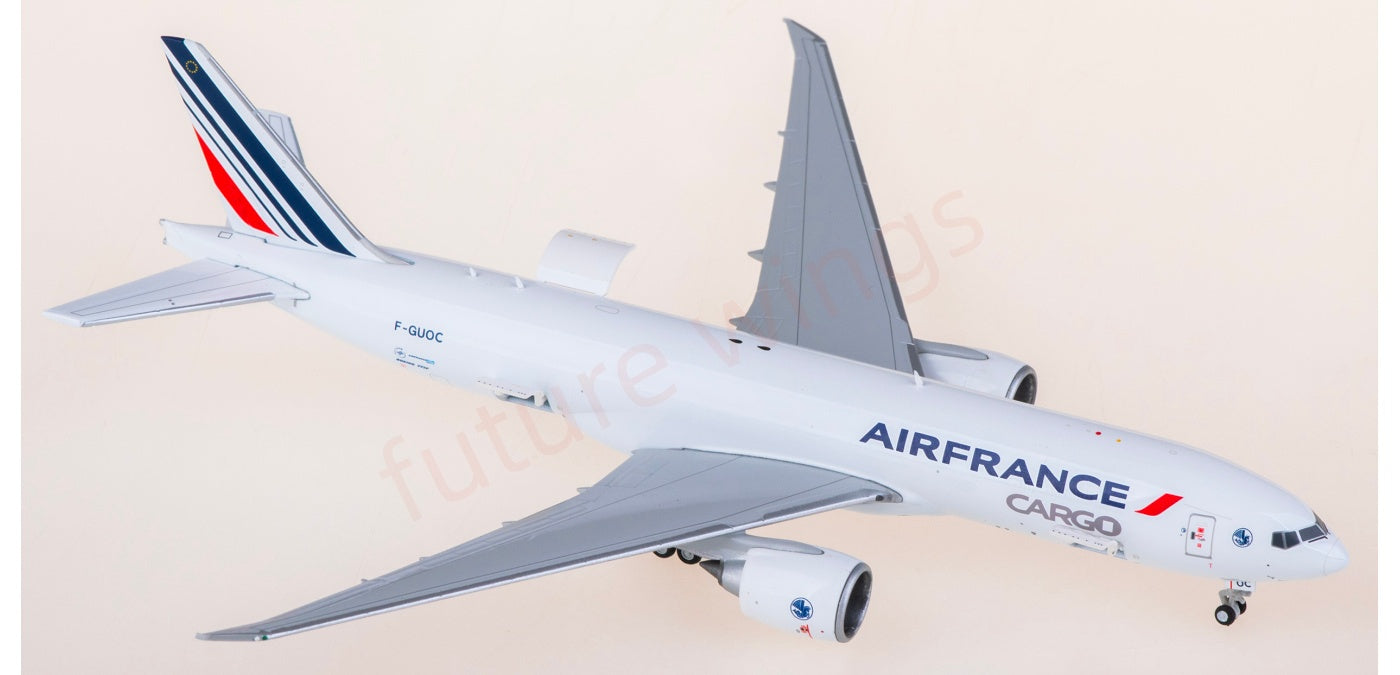 1:400 Geminijets GJAFR2148 Air France Boeing 777-200LRF F-GUOC Aircraft Model+Free Tractor