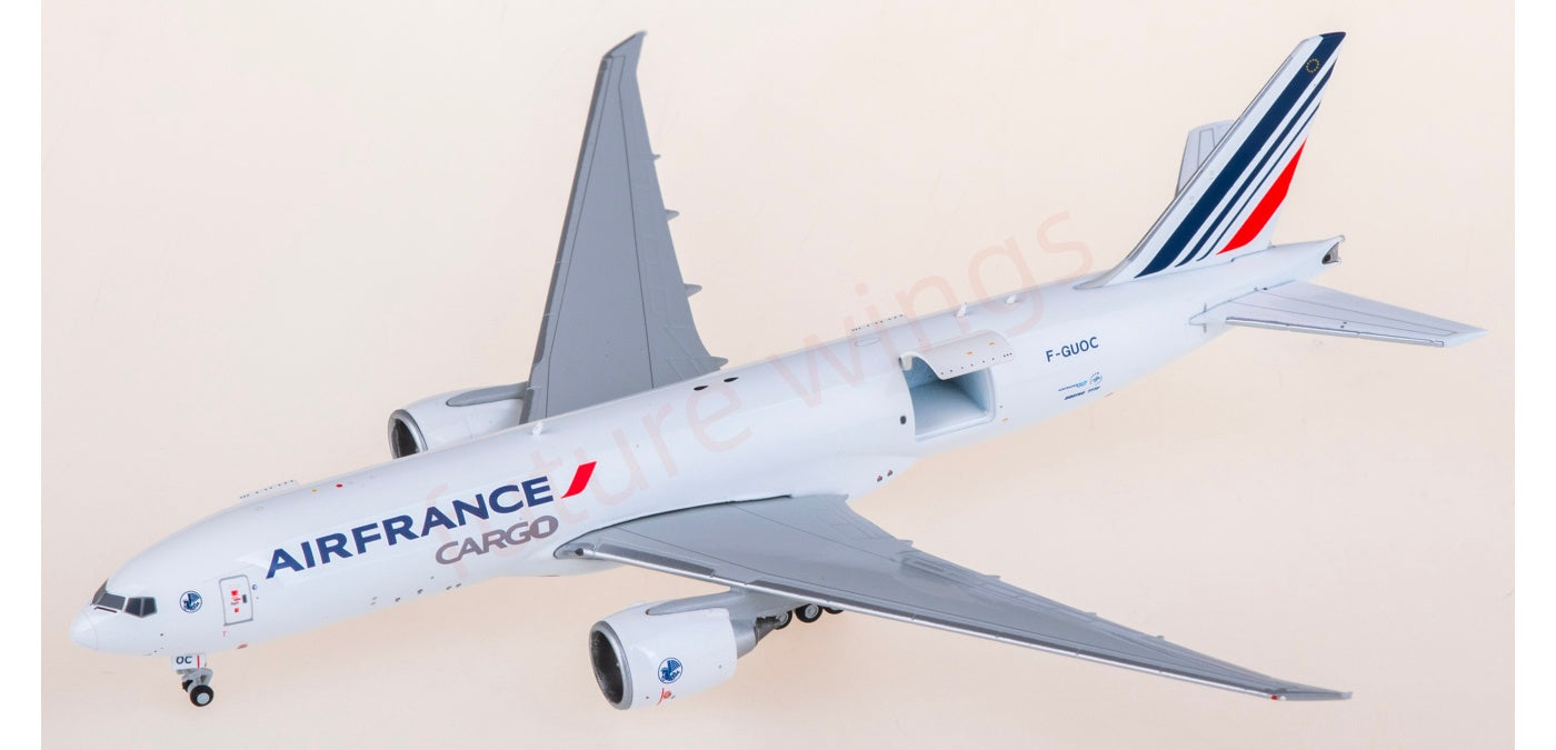 1:400 Geminijets GJAFR2148 Air France Boeing 777-200LRF F-GUOC Aircraft Model+Free Tractor